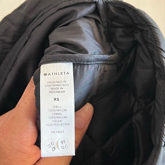 ATHLETA Whisper Featherless Vest, BLACK SIZE XS #599504 - Picture 5 of 11